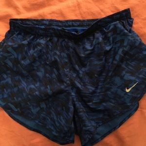 Nike women’s tempo shorts
